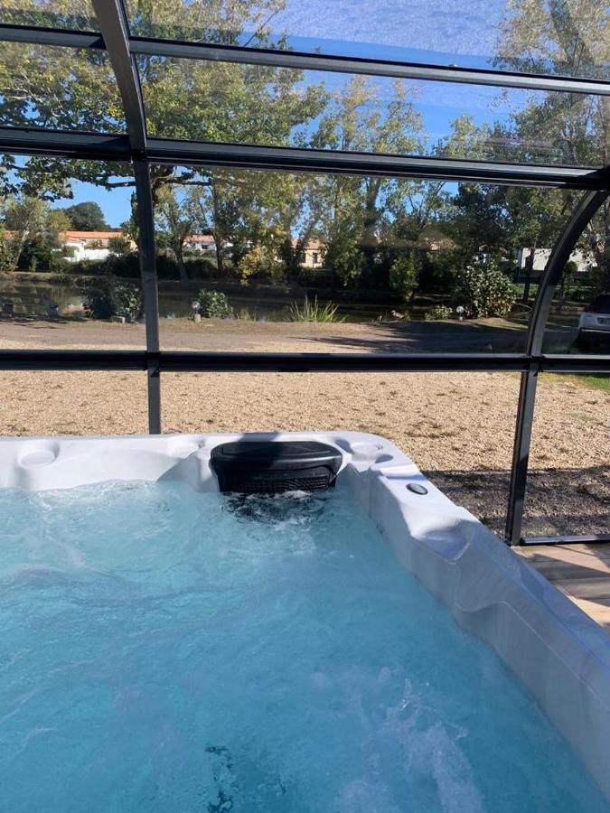 Maison Avec Jacuzzi Proche Plages Avrillé Exterior photo