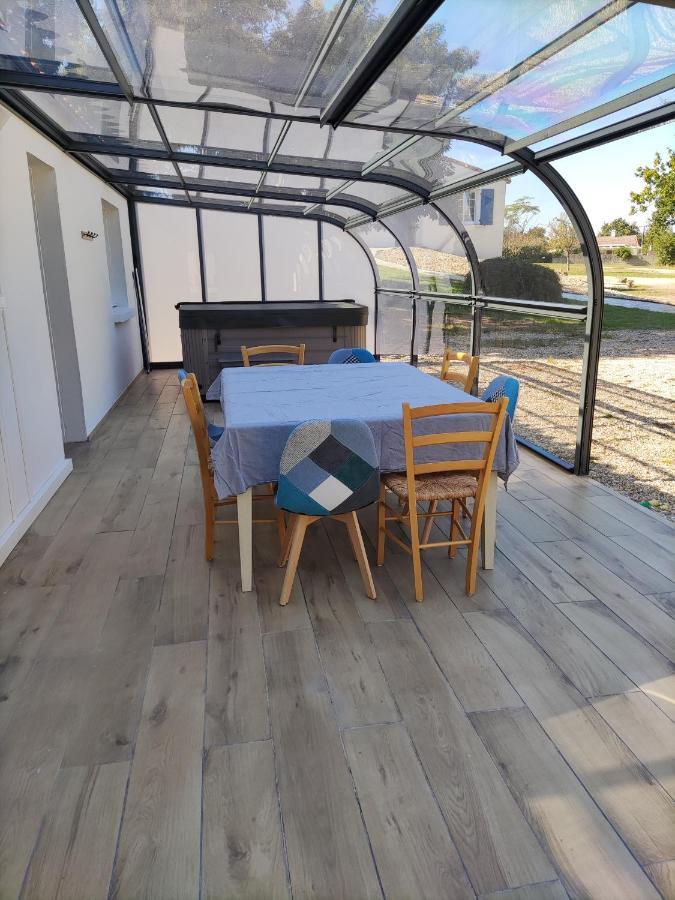 Maison Avec Jacuzzi Proche Plages Avrillé Exterior photo